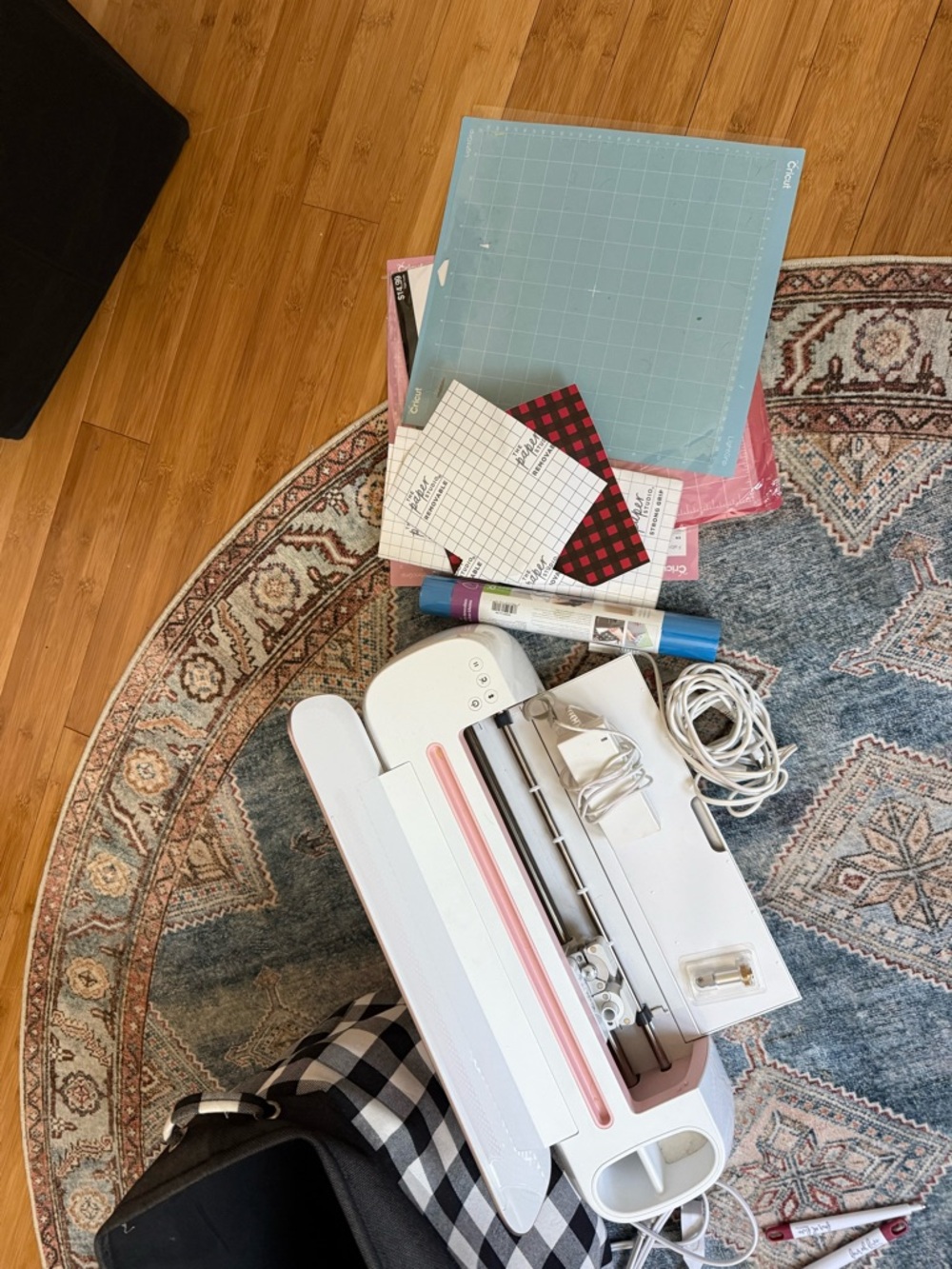 Cricut White and Pink Electronic Cutting Machine with Blue Mat